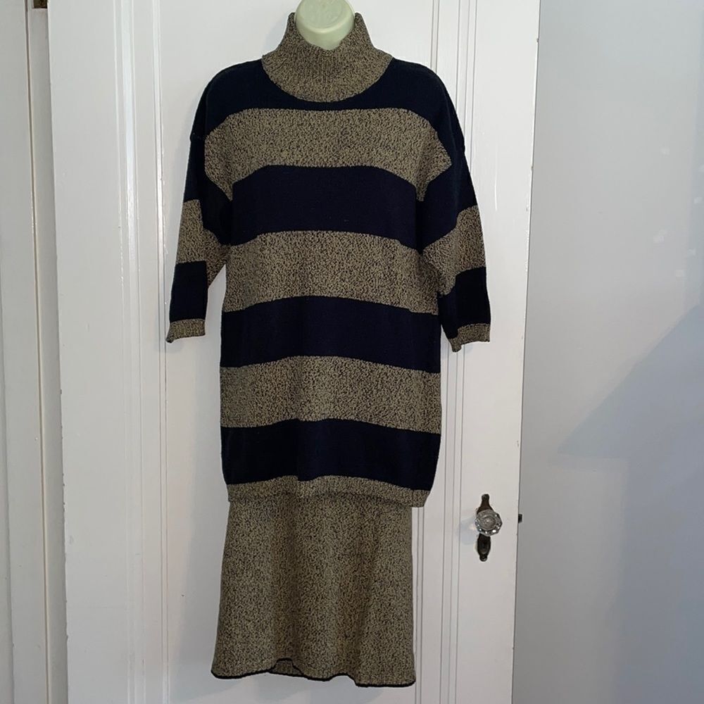 Melrose black & tan‎ silk/polyester sweater & skirt set